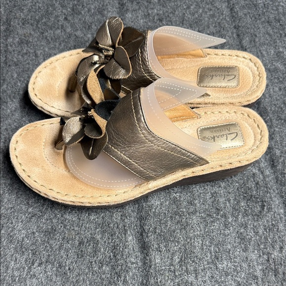 Clarks Metallic Flower Sandals - Picture 5 of 8